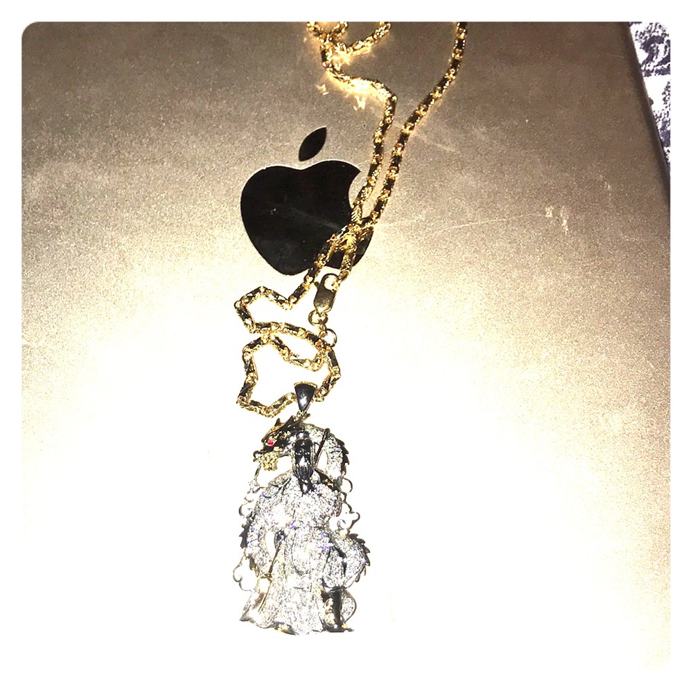 2.1 carats .  diamond certified necklace .